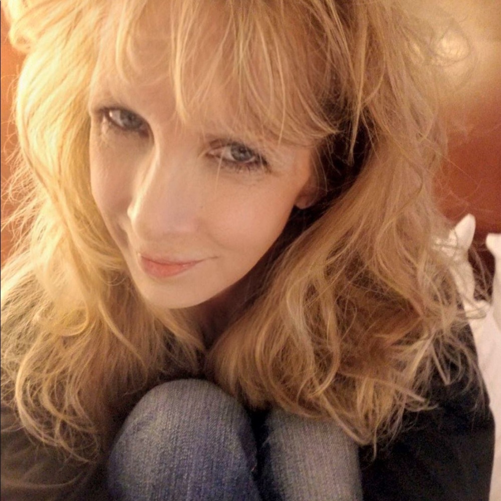 Meet your Posher, Ccarrie